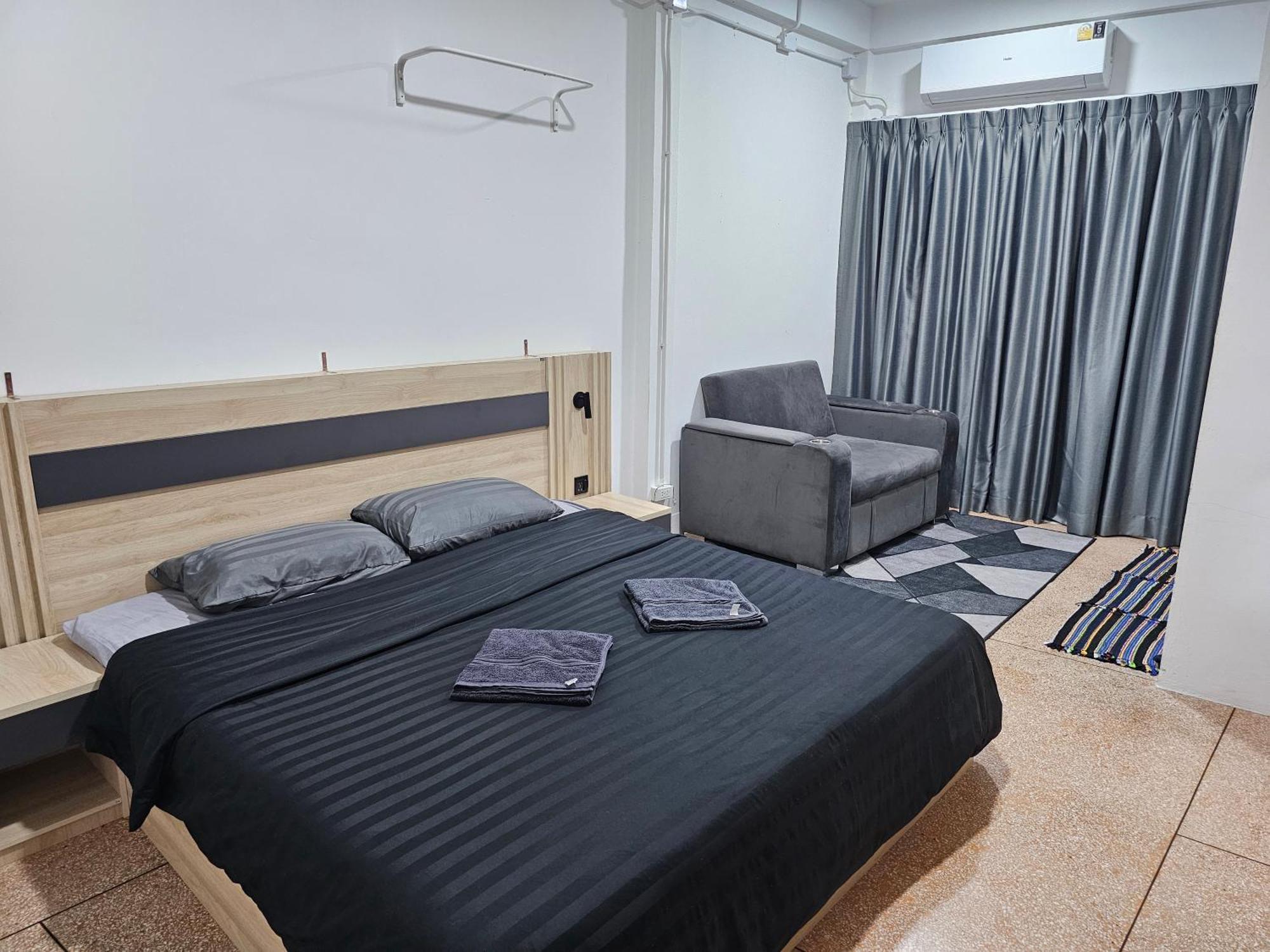 Urban Jungle Hostel *